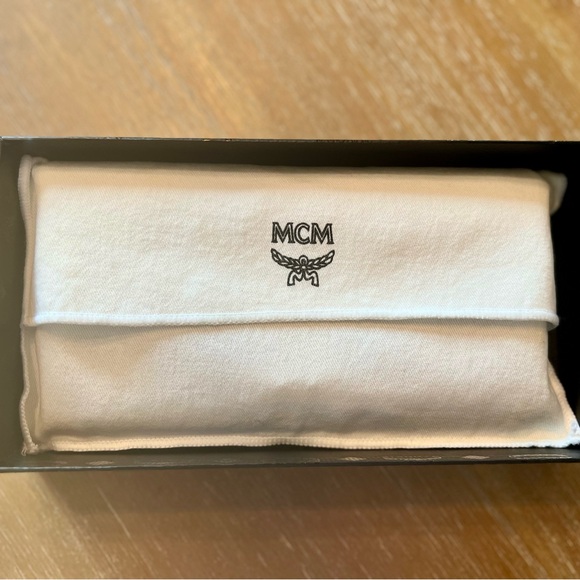 MCM | Tracy Wallet on Chain in Visetos - Picture 15 of 15